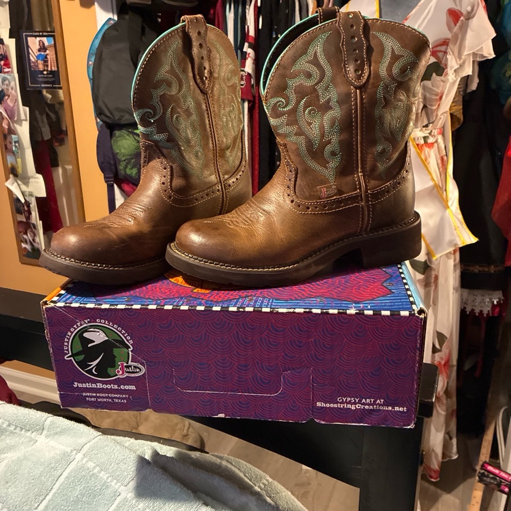 Justin Boots Brown Leather Cowboy Boots with Turquoise Accents